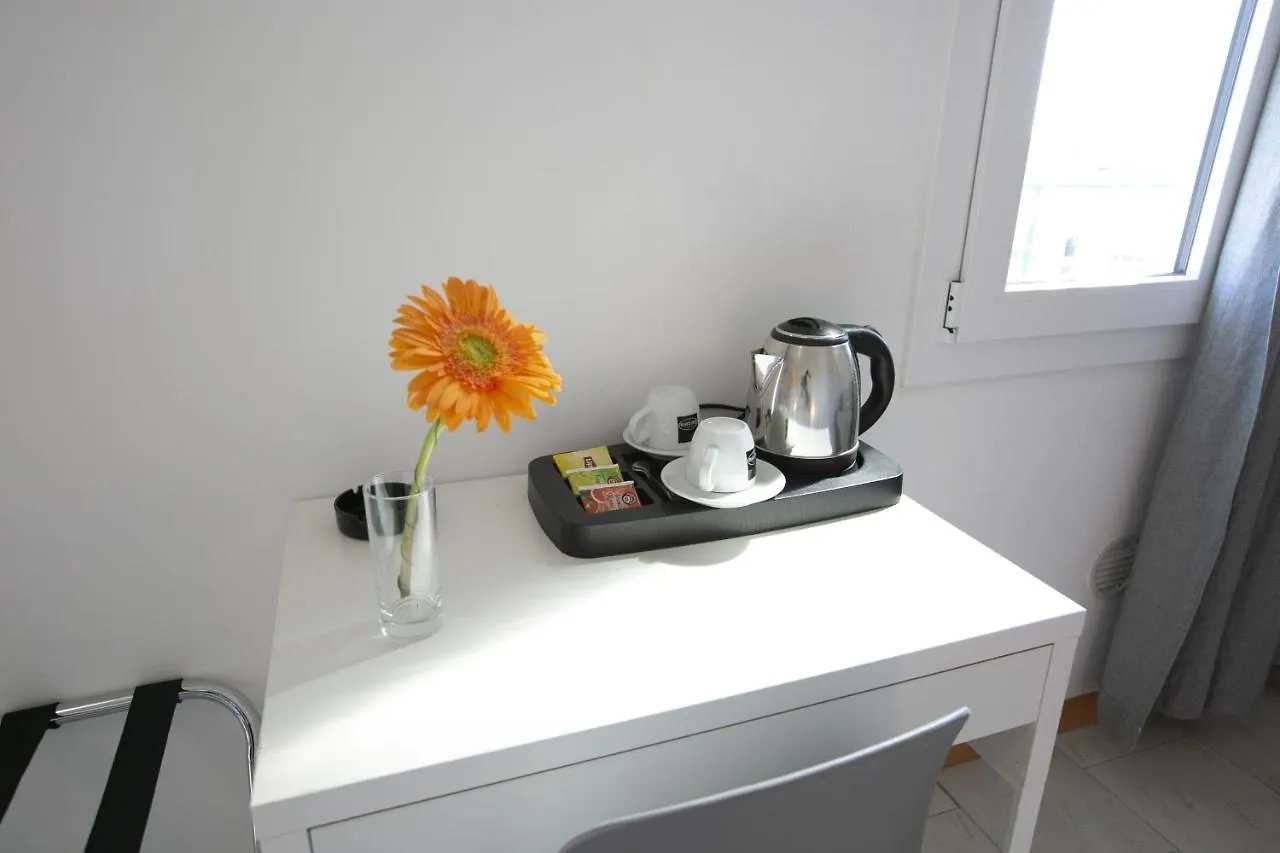 Hotel Mara Rimini 2*,  Italien
